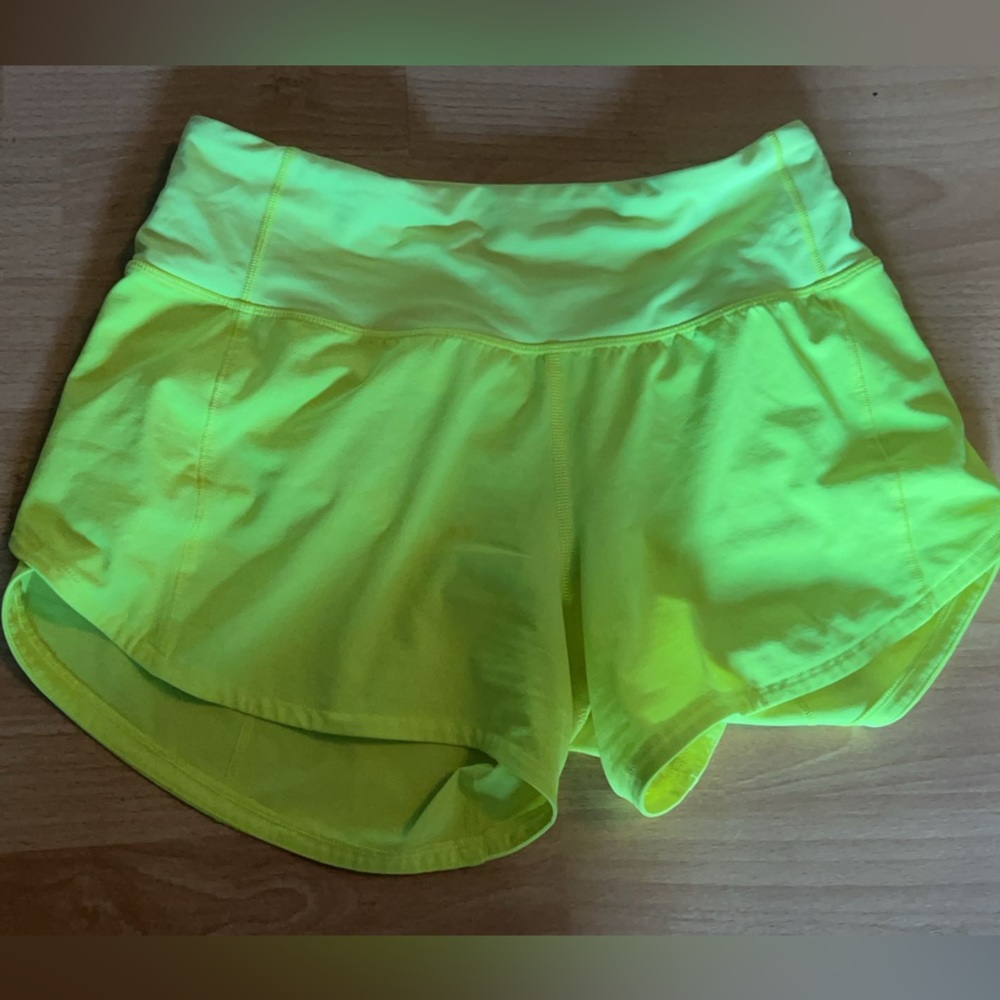 Lulu shorts great condition very cute